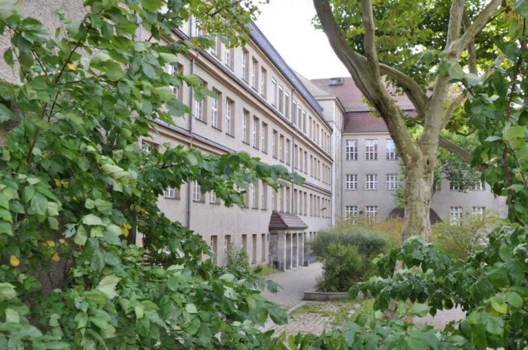 Gymnasiale Oberstufe an der Johanna-Eck-Schule im Verbund mit der Schule am Berlinickeplatz