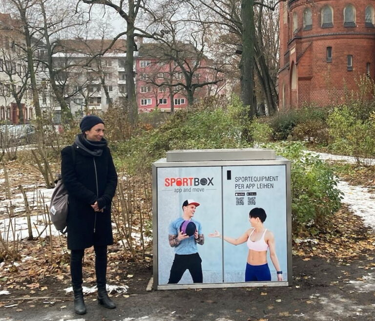 Schöneberg bekommt Sportbox – kostenloses Leihangebot am Grazer Platz eingeweiht