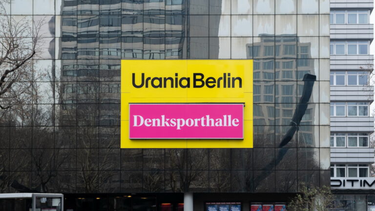 Finanzierung der Urania sicherstellen – freie Künstler*innen weiter unterstützen!